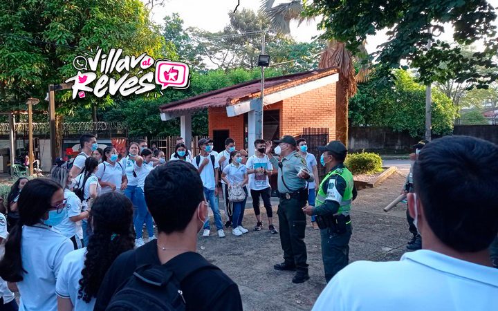 Estudiantes disfrutaron del “City” Tour del Grupo Juvenil de la Policía Nacional - Noticias de Colombia